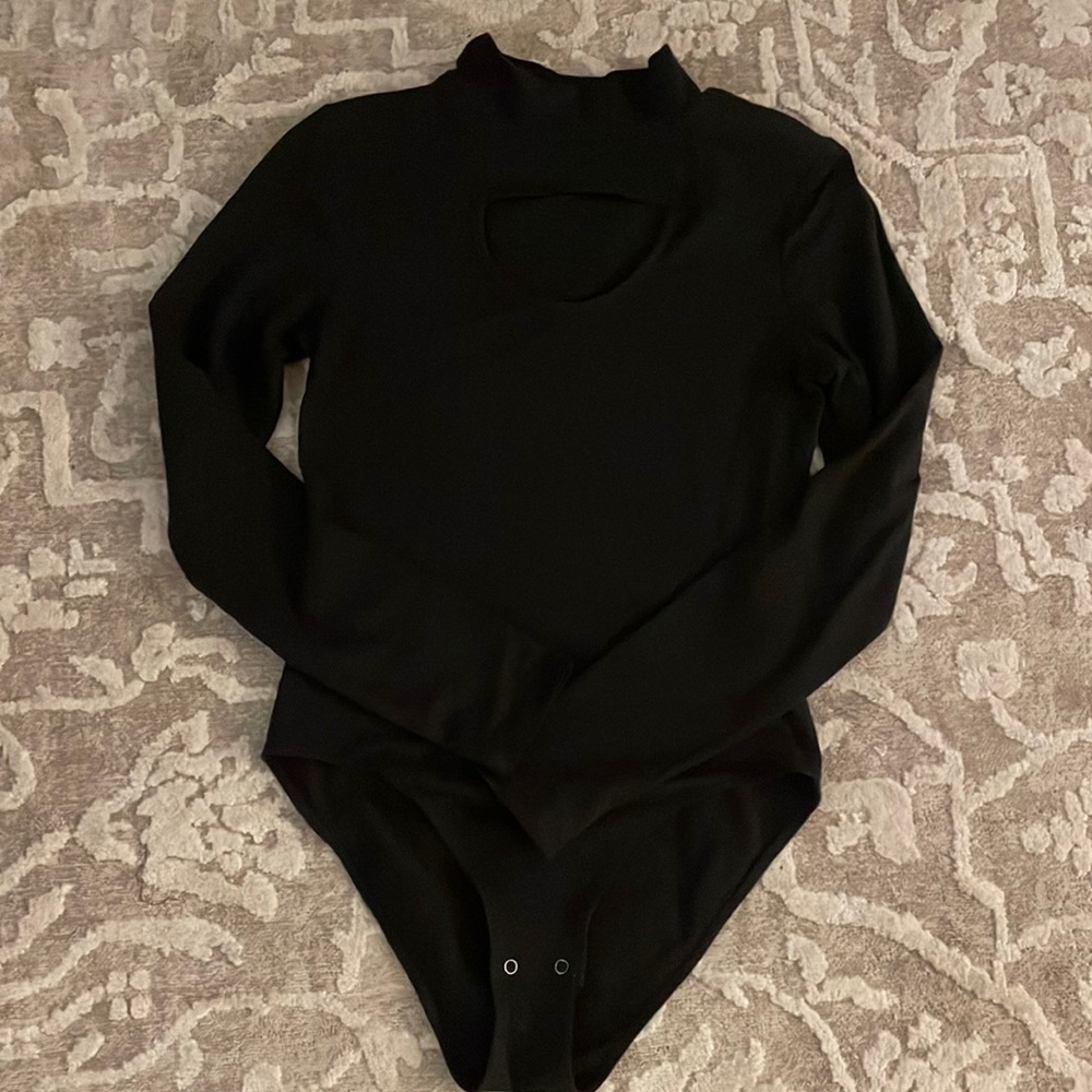 NWOT Mock neck cutout bodysuit - Picture 2 of 6